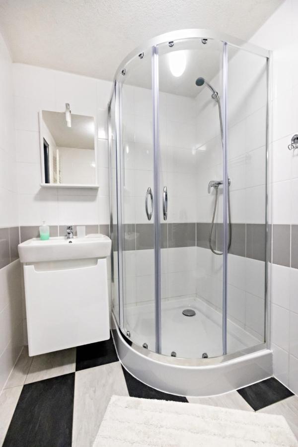 Apartman Theo เวลคี สลาวโคว์ ภายนอก รูปภาพ